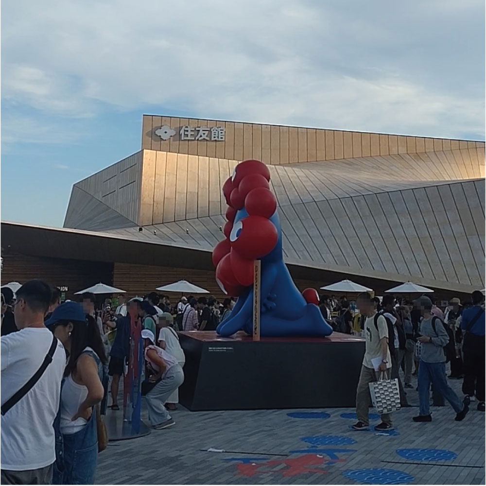 2025万博の東ゲート入ってすぐのみゃくみゃく