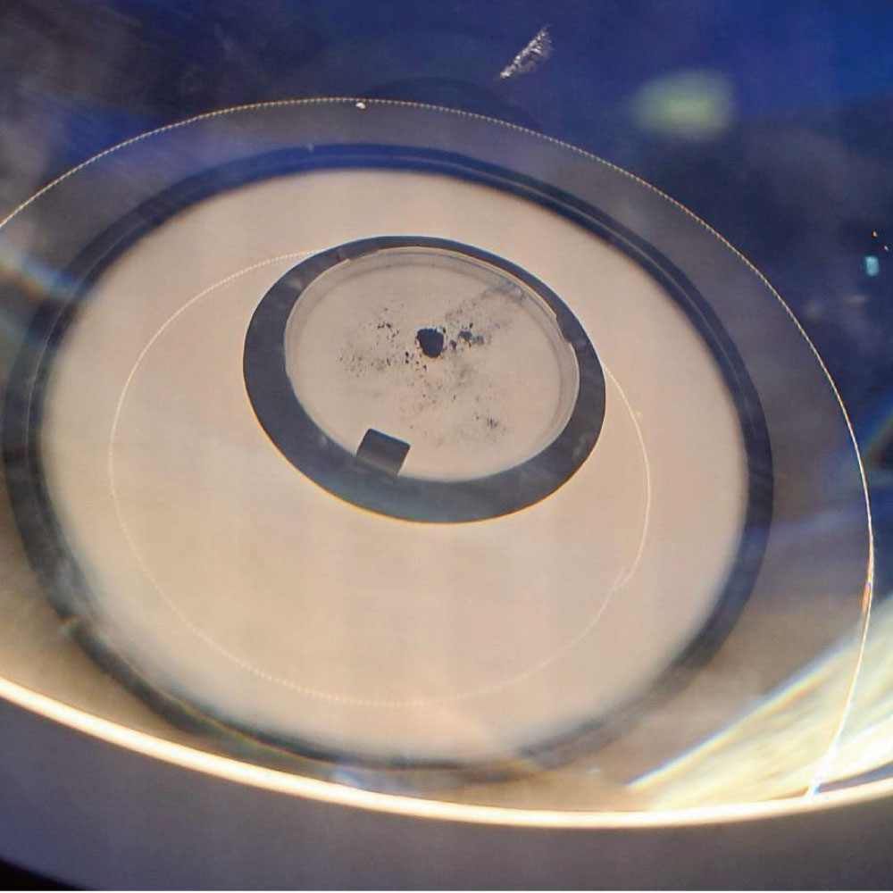 万博-中国パビリオンの月の土